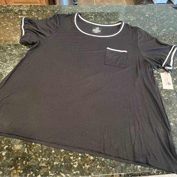 SECRET TREASURES Stretchy Black with White Trim Top - Picture 6 of 9